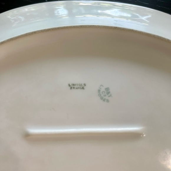 VINTAGE, B&T LIMOGES FRANCE, 12” PLATTER. PURPLE VIOLETS ON WHITE BACKGROUND. - Picture 3 of 6